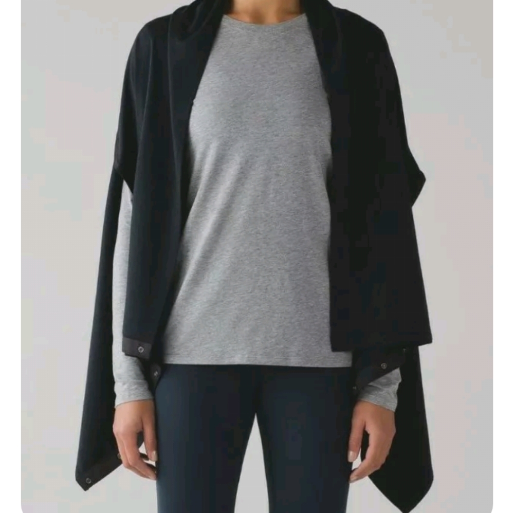 Lululemon Vinyasa Wrap in nocturnal teal / black.